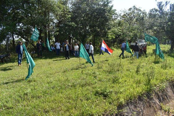 Marcha Campesina: poca participación de manifestantes en Santa Rosa - Periodísticamente - ABC Color