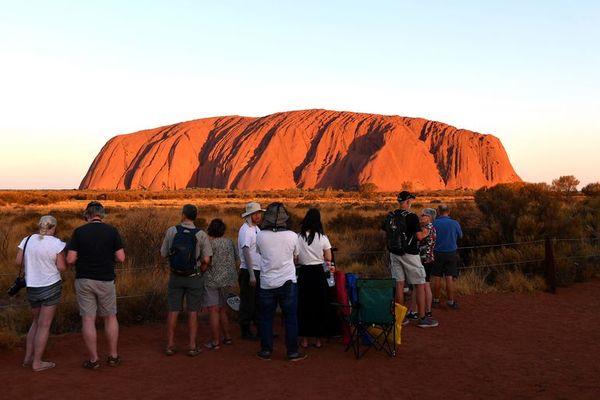 Ya no se podrá escalar el monolito sagrado Uluru y los aborígenes celebran - Viajes - ABC Color