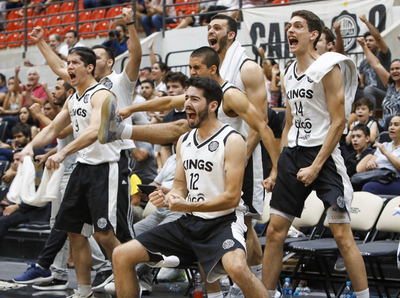Los Kings dan el golpe e igualan la serie