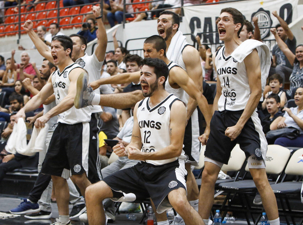 Los Kings dan el golpe e igualan la serie