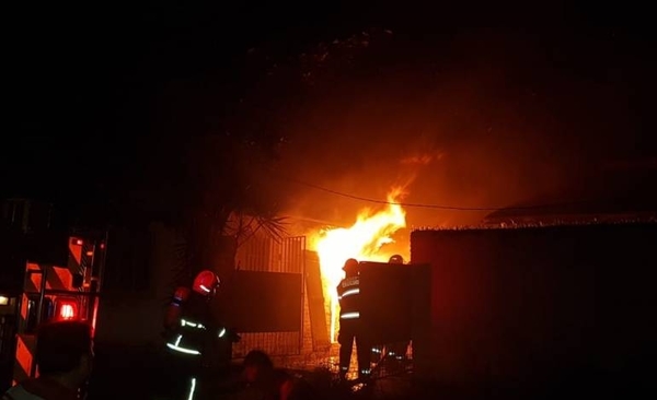 HOY / Hombre fallece asfixiado en incendio de su vivienda
