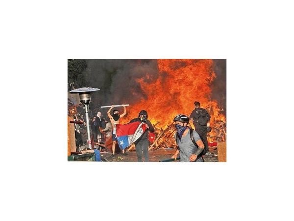 Piñera cambia a ocho ministros, pero siguen las protestas en Chile