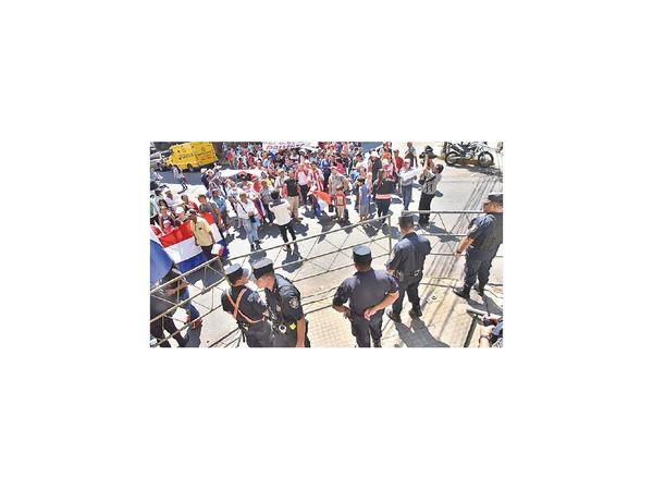 Los sintechos también marcharon sin generar violencia en el centro capitalino