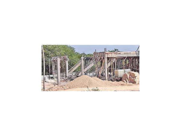 Cede estructura de obra del IPS Paraguarí y deja heridos