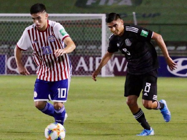 La Albirroja igualó en el estreno