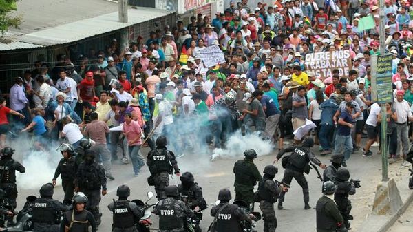 Una treintena de heridos en protestas contra Evo Morales en Bolivia » Ñanduti