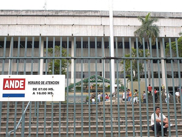 Sobrecarga de alimentadores provoca cortes de luz en Central