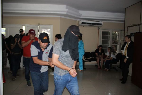 “Narcopolicías” se presentan para declarar en la Fiscalía