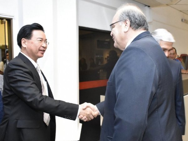 Ministro taiwanés visita Paraguay para aumentar cooperación comercial
