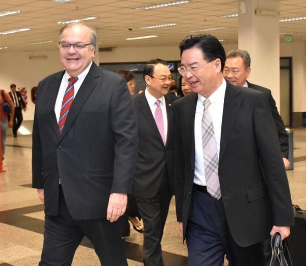 Ministro taiwanés visita Paraguay para aumentar cooperación comercial | .::Agencia IP::.