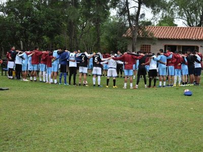 Crisis en Atyra: El presidente echó a todo el plantel