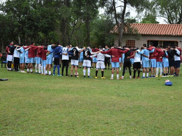 Crisis en Atyra: El presidente echó a todo el plantel