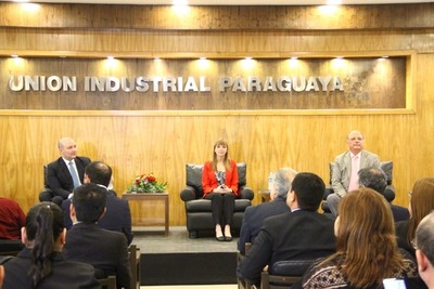Gobierno lanza sistema que garantizará transparencia en certificación de cursos | .::Agencia IP::.