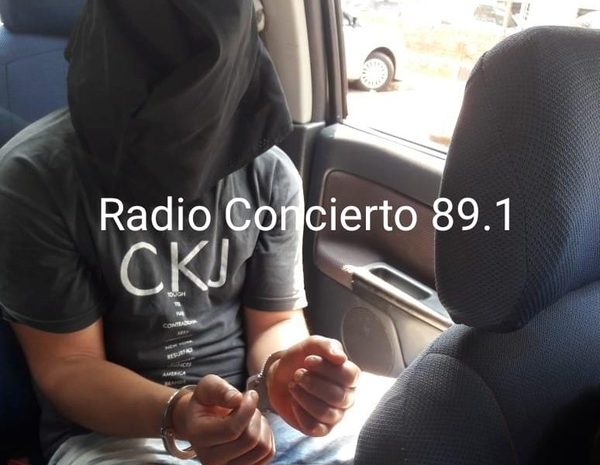 Detienen a menor con orden de captura