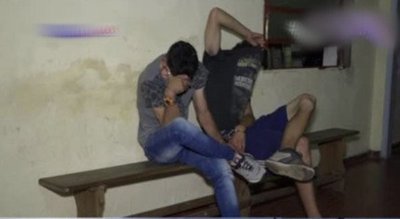 Motociclistas circulan con colección de puñales | Noticias Paraguay