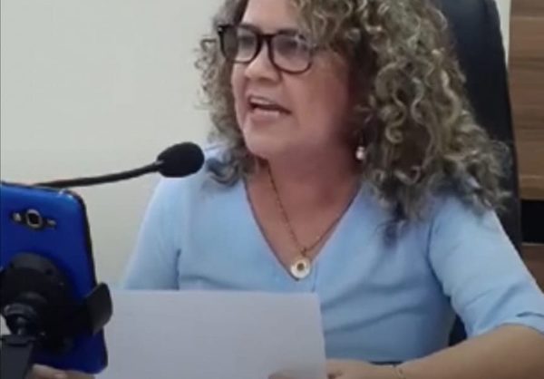 Bartola justifica usurpación y dice que la calle es su propiedad privada