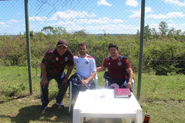 La Academia JM recibió a coordinadores de Lanús - Fútbol - ABC Color