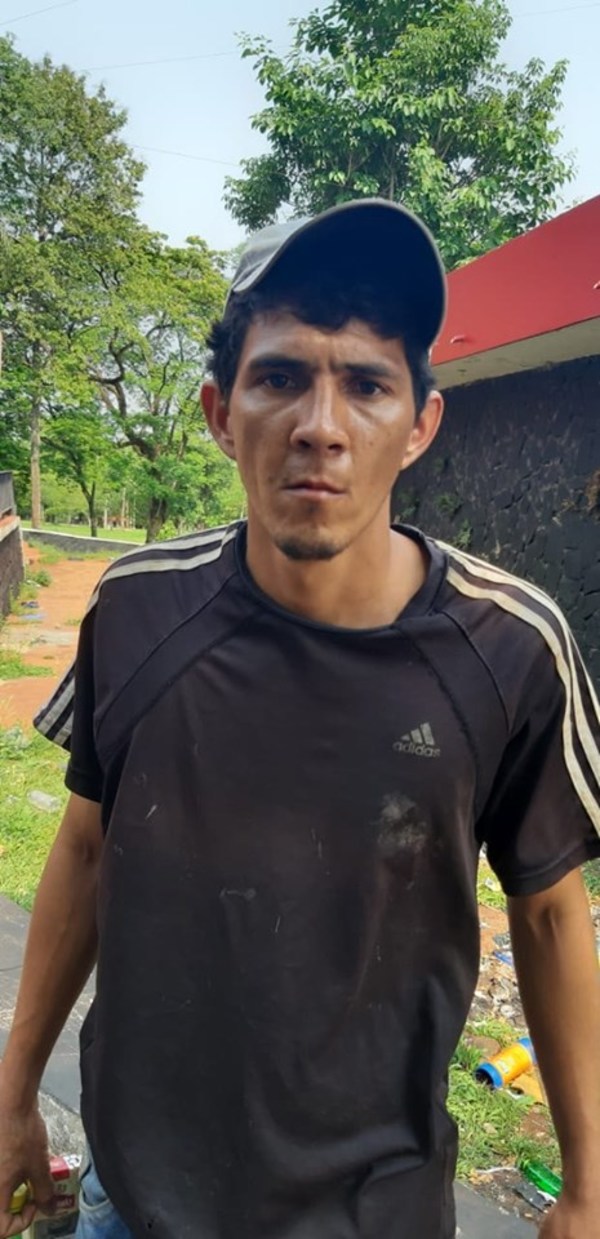 Limpia vidrios detenido luego de despojar de sus pertenencias a una mujer