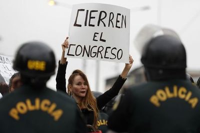 Corte de Perú acepta a trámite demanda por cierre del Congreso - Mundo - ABC Color