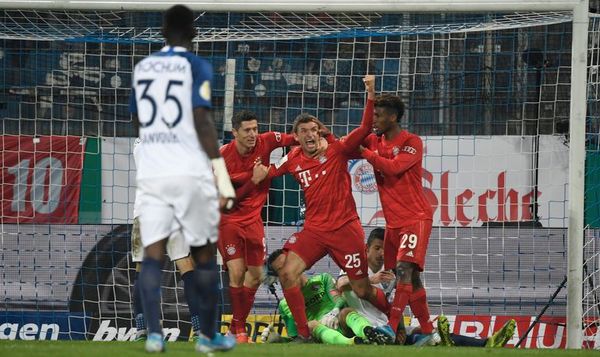 Müller rescata al Bayern en el último suspiro - Fútbol - ABC Color