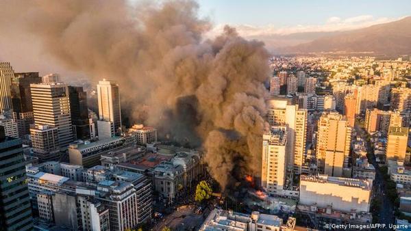 En Chile, manifestantes vuelven a movilizarse a pesar de cambios en el gobierno » Ñanduti