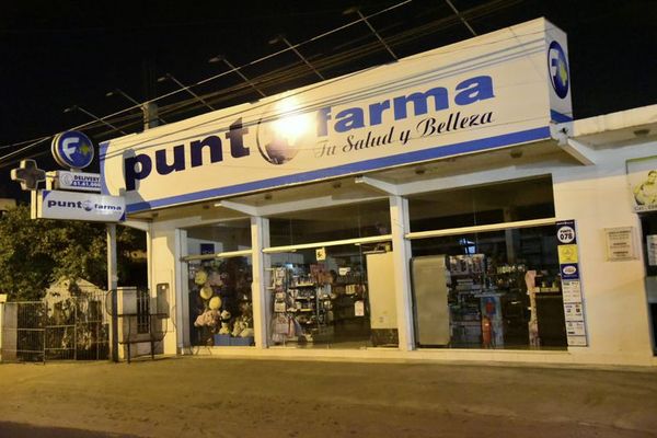 En asalto a farmacia se llevan dinero y perfumes  - Nacionales - ABC Color