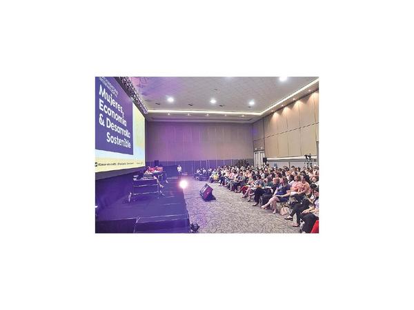 Mujeres, aún con menos chance laboral