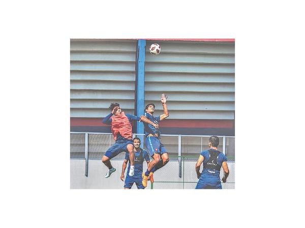 En Cerro Bernay prepara variantes