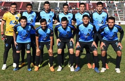 El plantel completo de Atyrá vuelve a las prácticas, pero su entrenador no » Ñanduti