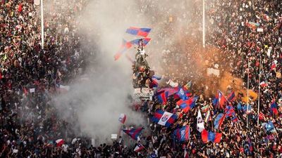 La protesta sigue viva en Chile, entre disturbios y denuncias por abusos | .::Agencia IP::.