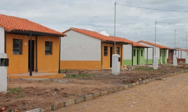 Anuncian construcción de cincuenta viviendas populares en Horqueta