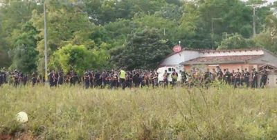 Desalojan a 80 familias de un predio en Luque