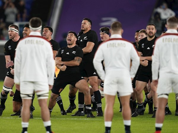Inglaterra por invadir campo durante el haka