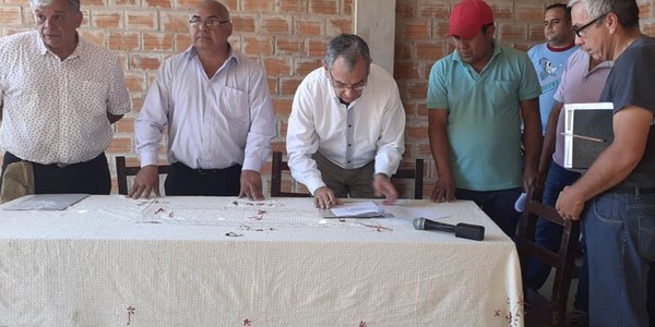 PEQUEÑOS PRODUCTORES DE FLEITAS CUÉ RECIBEN 4 MOTOCULTORES