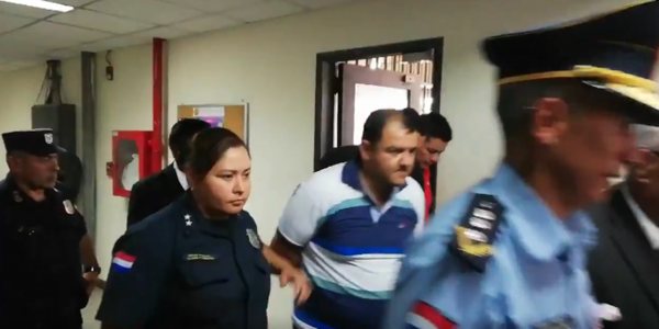 Policías imputados por proteger a narcos reciben imposición de medidas