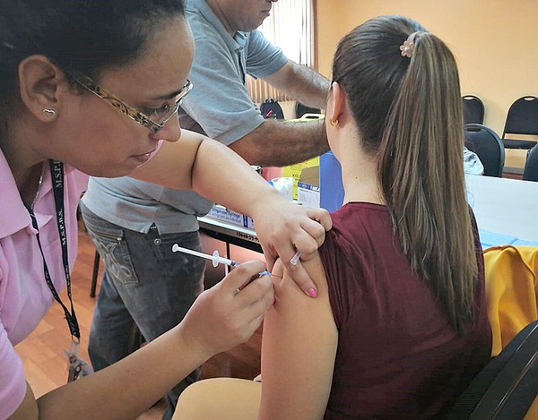 Programa de inmunización aplicó 63 mil dosis contra sarampión y fiebre amarilla en zonas fronterizas | .::Agencia IP::.