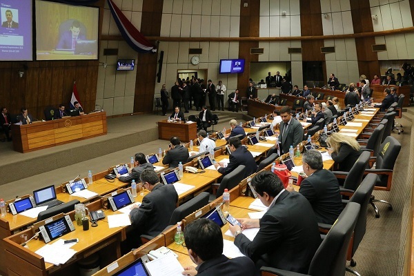 Diputados derogan ley de pensiones graciables