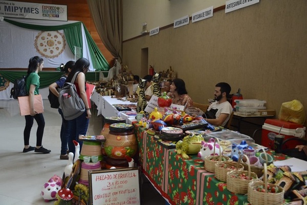 Facultad de Economía habilita expo para emprendedores con asesoramiento gratuito