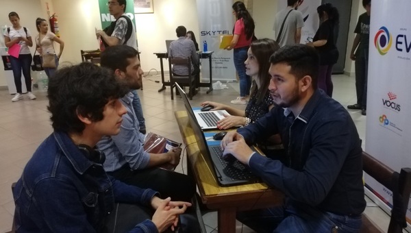 En feria de empleo ofrecieron oportunidades laborales para jóvenes » Ñanduti