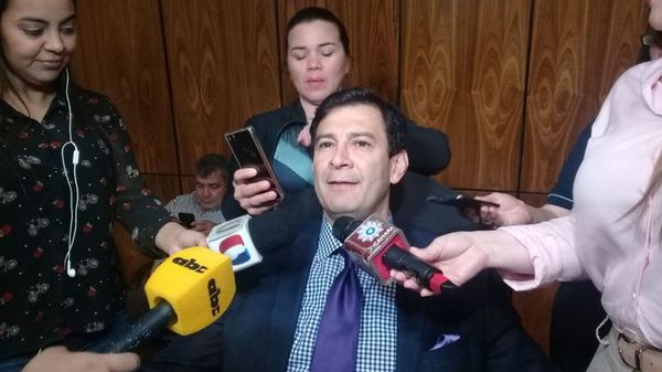 Bicameral reasigna parte del presupuesto a policías para compra de chalecos y armas - Nacionales - ABC Color