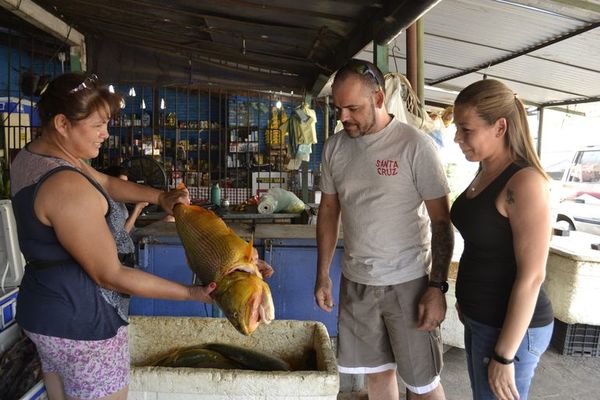Vendedores de pescado cuestionan prohibición de venta durante la veda - Nacionales - ABC Color