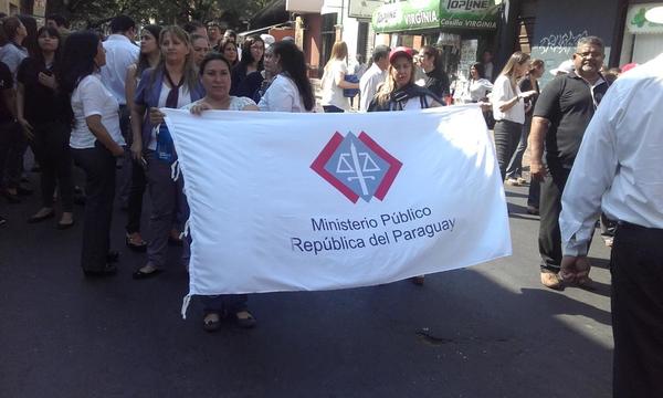Funcionarios de la Fiscalía a asamblea permanente por "recortes sistemáticos" » Ñanduti