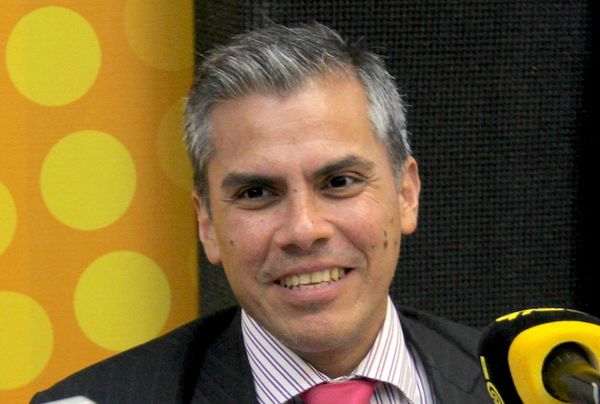 Silencio de Fernández es “blanqueador”, dicen