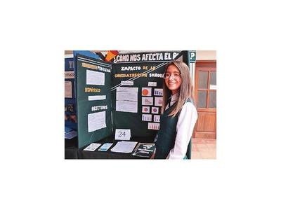 Colegios estatales ganan feria científica