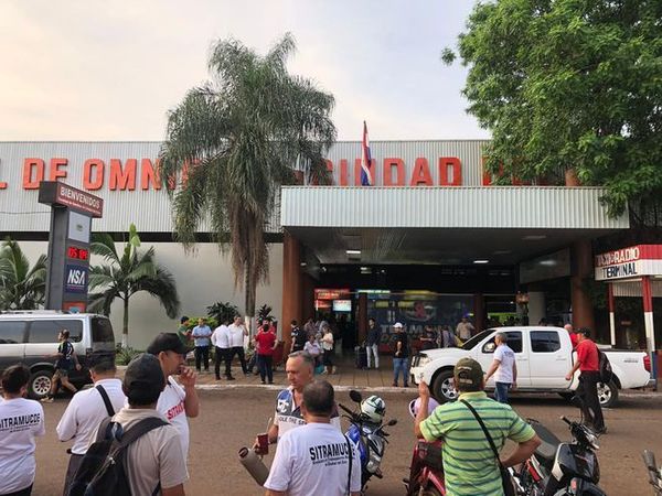 Nuevo desacato a la orden judicial: Prieto entrega edificio de la Terminal de Ómnibus, pero prohíbe que opere - ADN Paraguayo
