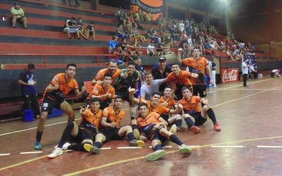 San Pedro no le pierde pisada al líder