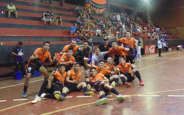 San Pedro no le pierde pisada al líder
