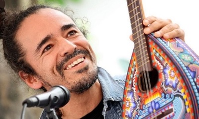Vocalista de Café Tacvba a favor del Jardín Botánico