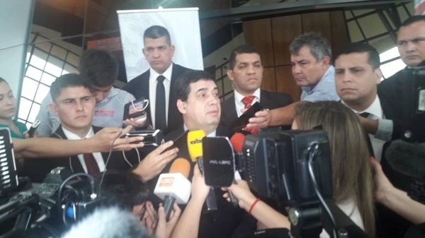 HOY / Velázquez posee G 5.000 millones y no le preocupan resultados de CBI sobre Itaipú