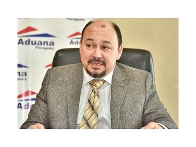 Titular de Aduanas afirma que quieren sacarlo por cortar la impunidad en el ente